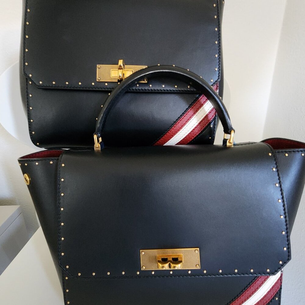 NWT BALLY B Turn SM 2-Way Leather Handbag – Elegant Versatility🖤(#163) - Picture 3 of 12
